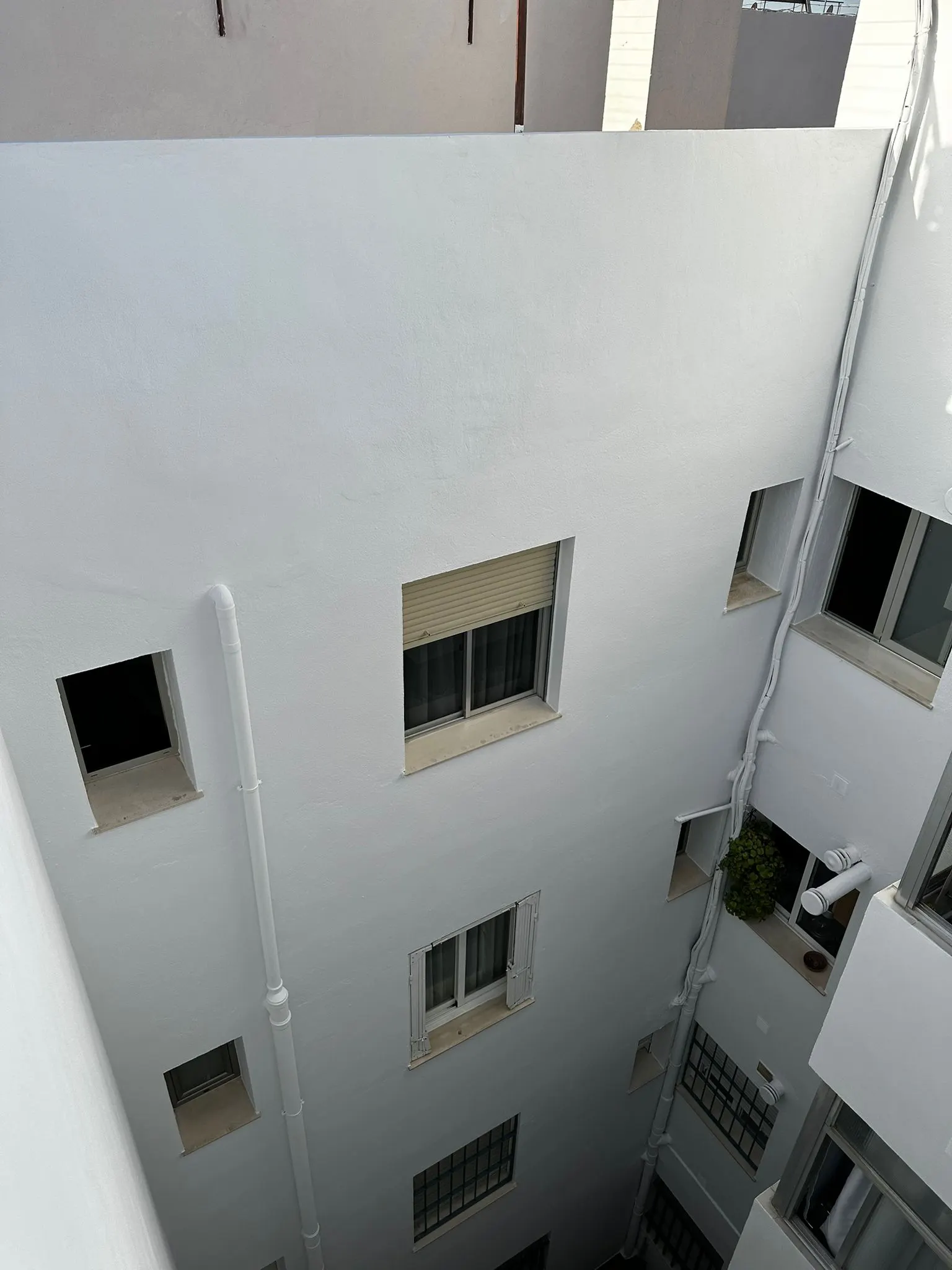 Antes y despues de Patio en reforma realizada en Cordoba despues